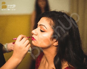 professional bridal makeup artist